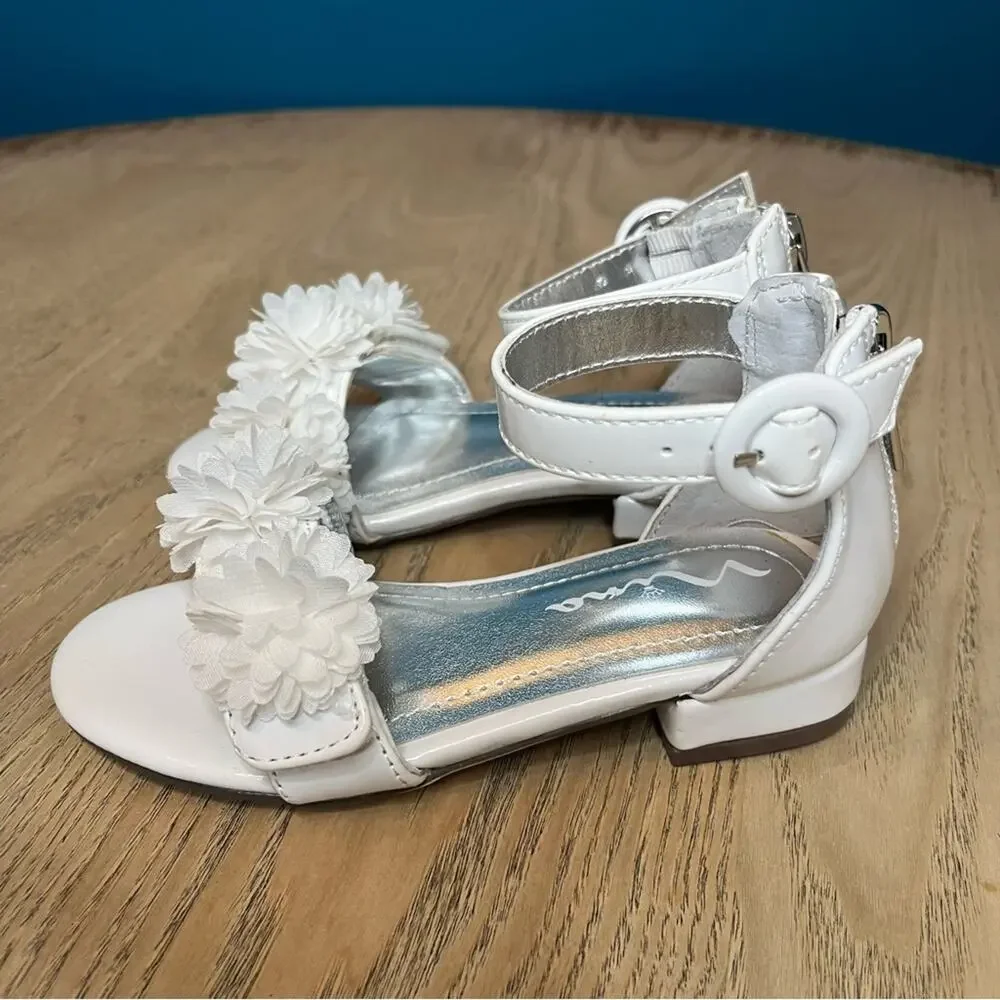 NWT Nina Girl’s Shayla White Floral Sandals Flower Girl Dressy Heels Size 9